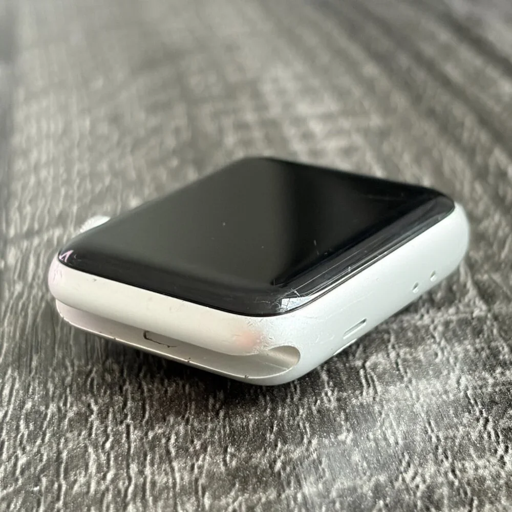 Apple Watch Series 3 – 42mm – Aluminum – Cellular - Fair Condition